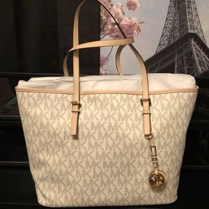 Michael Kors Jet Set Travel Tote